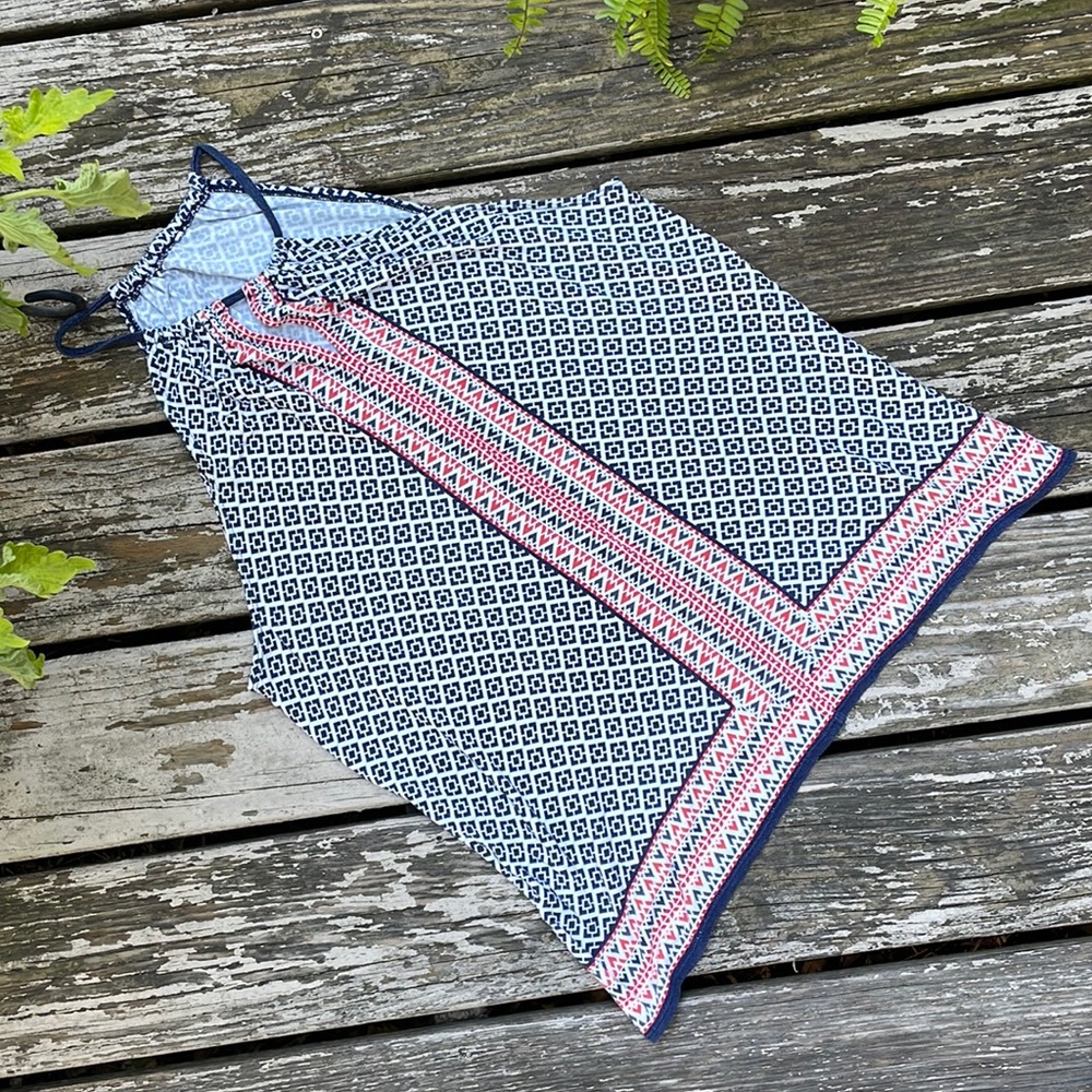 Medium high neck printed shirt